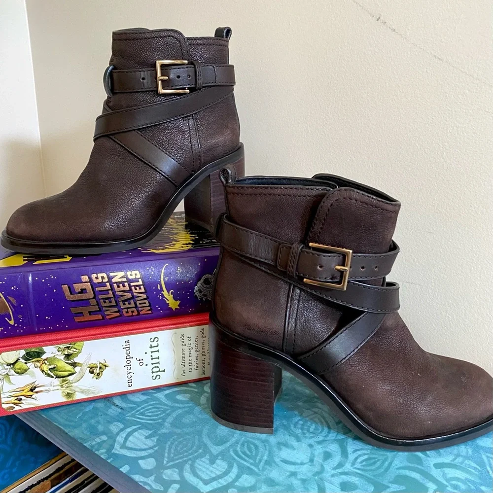 Tory Burch Hastings Heeled Leather Ankle Boots w/ Wrap Around Ankle Straps